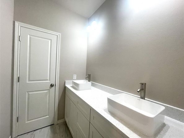 1179  Warrior Drive , Dallas Texas 75253