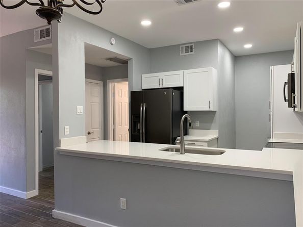 8601  Park Lane  414, Dallas Texas 75231