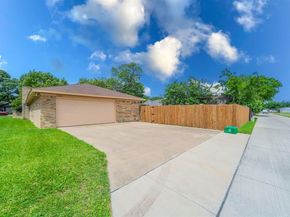 2138  Wellington Drive , Grand Prairie Texas 75051