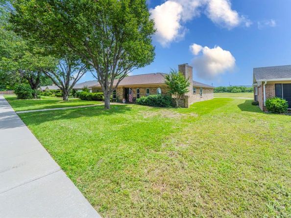 2138  Wellington Drive , Grand Prairie Texas 75051