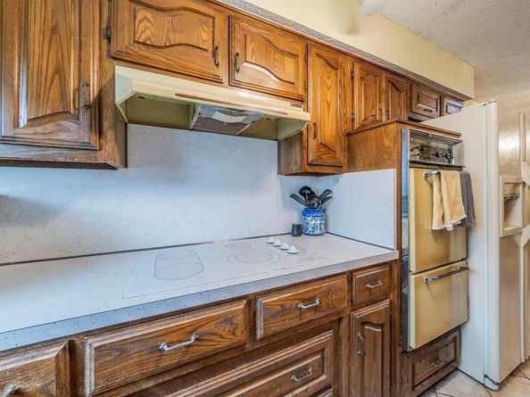 2138  Wellington Drive , Grand Prairie Texas 75051