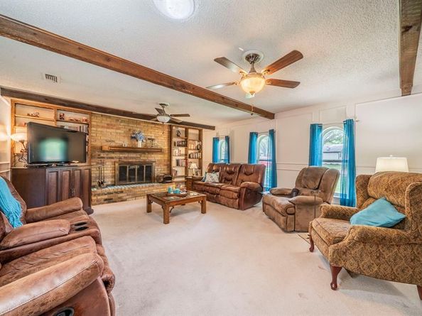 2138  Wellington Drive , Grand Prairie Texas 75051