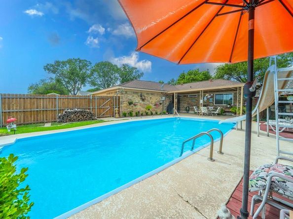 2138  Wellington Drive , Grand Prairie Texas 75051