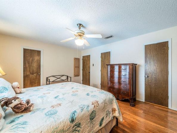 2138  Wellington Drive , Grand Prairie Texas 75051