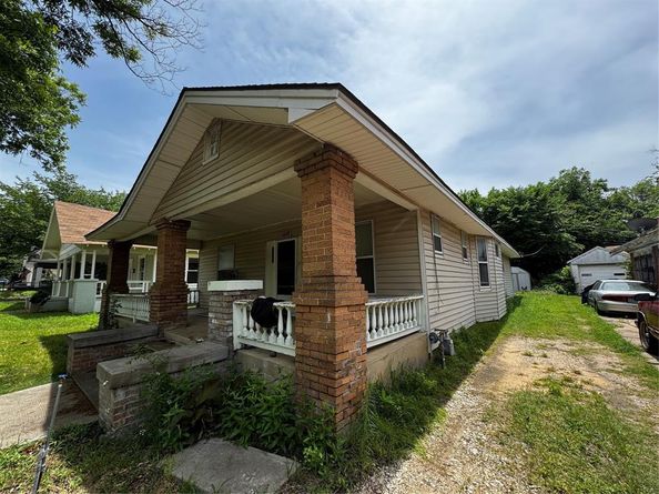 1205 W Arlington Avenue , Fort Worth Texas 76110