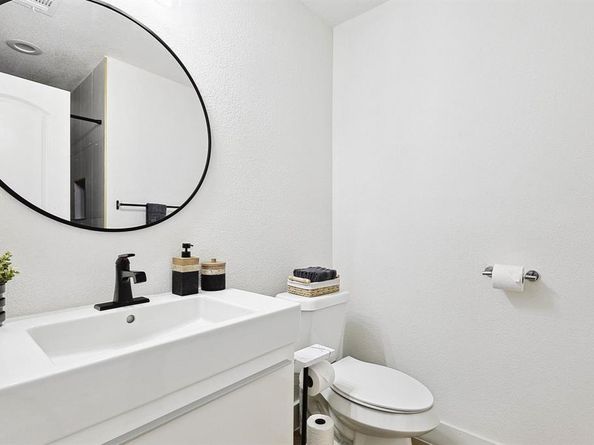 400  Lansing Street , Dallas Texas 75203