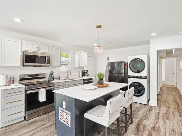 400  Lansing Street , Dallas Texas 75203