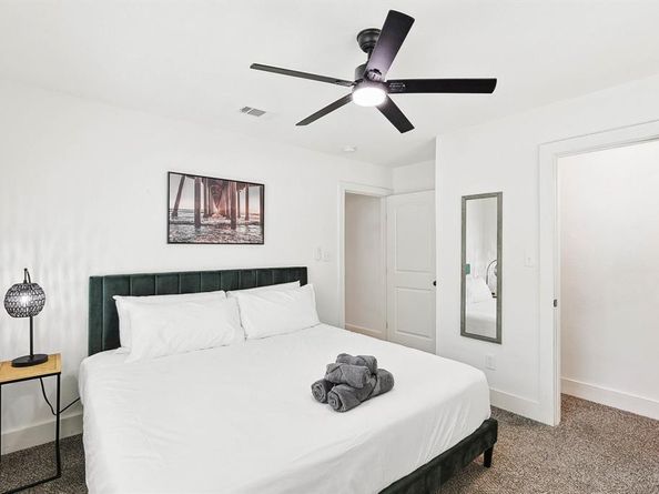 400  Lansing Street , Dallas Texas 75203