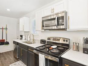 400  Lansing Street , Dallas Texas 75203