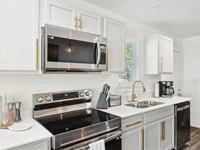 400  Lansing Street , Dallas Texas 75203