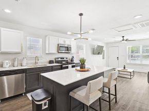 400  Lansing Street , Dallas Texas 75203