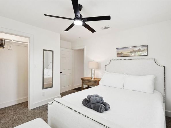 400  Lansing Street , Dallas Texas 75203