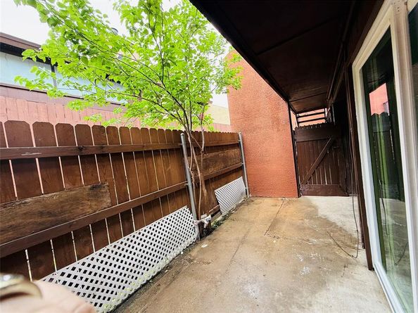 7152  Fair Oaks Avenue  1052, Dallas Texas 75231