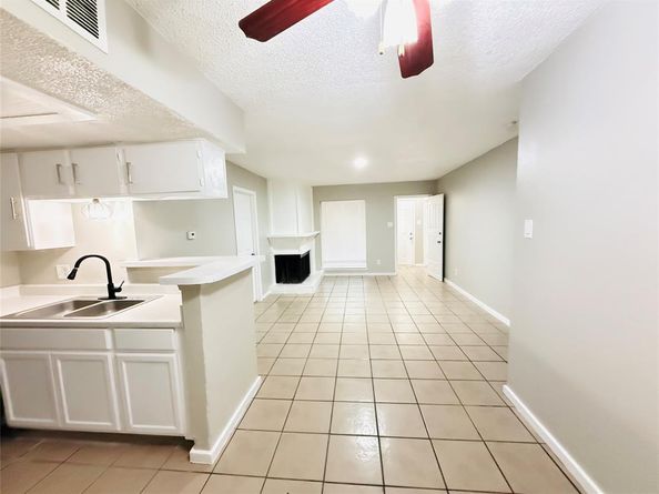 7152  Fair Oaks Avenue  1052, Dallas Texas 75231
