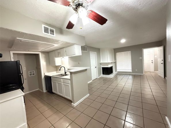 7152  Fair Oaks Avenue  1052, Dallas Texas 75231
