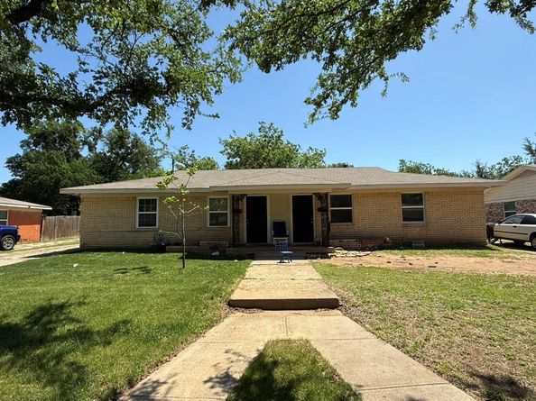 2505  Normont Circle , Fort Worth Texas 76103