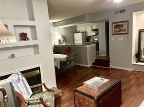 5750  Phoenix Drive  33, Dallas Texas 75231