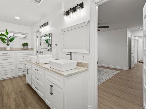 4105  Candlenut Lane , Dallas Texas 75244