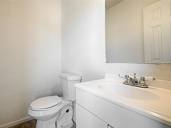 523  Parker Circle , Garland Texas 75040