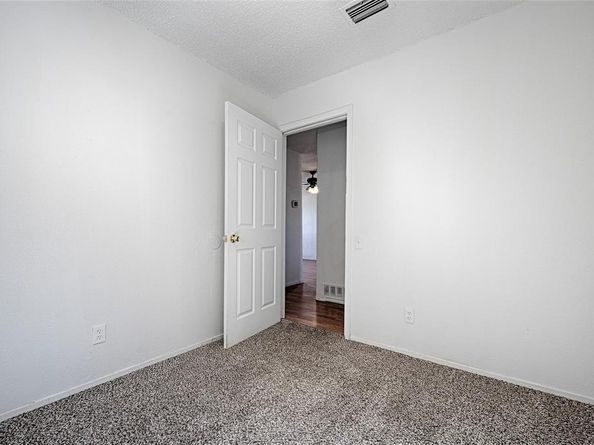 523  Parker Circle , Garland Texas 75040
