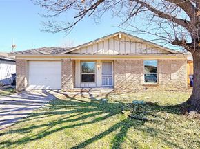 523  Parker Circle , Garland Texas 75040