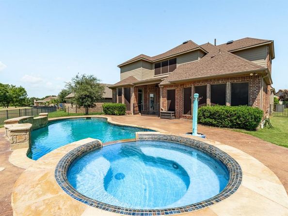 6055  The Resort Boulevard , Fort Worth Texas 76179