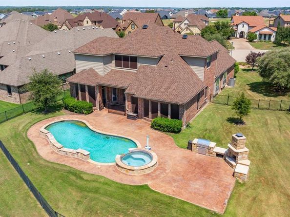 6055  The Resort Boulevard , Fort Worth Texas 76179