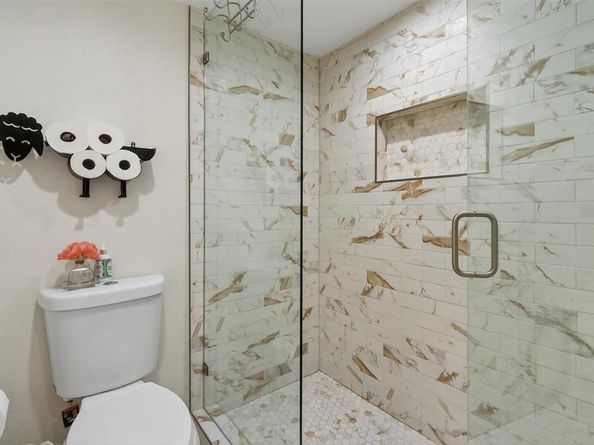 6405  Glennox Lane , Dallas Texas 75214