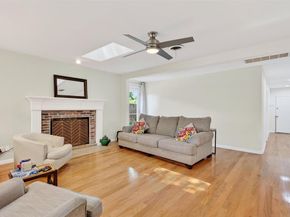 6405  Glennox Lane , Dallas Texas 75214