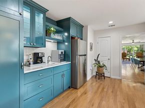 6405  Glennox Lane , Dallas Texas 75214