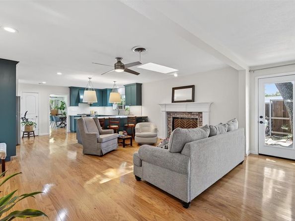 6405  Glennox Lane , Dallas Texas 75214