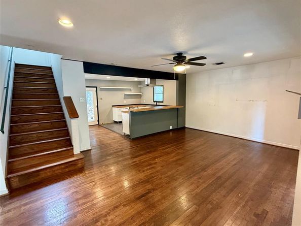 6823 E Grand Avenue , Dallas Texas 75223