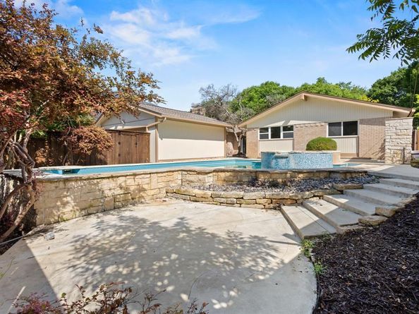 10528  Swallow Lane , Dallas Texas 75218
