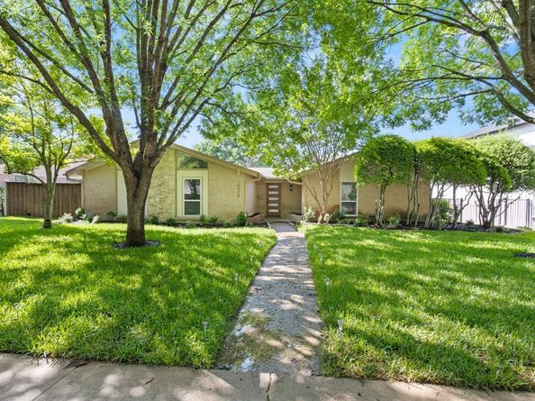 10528  Swallow Lane , Dallas Texas 75218