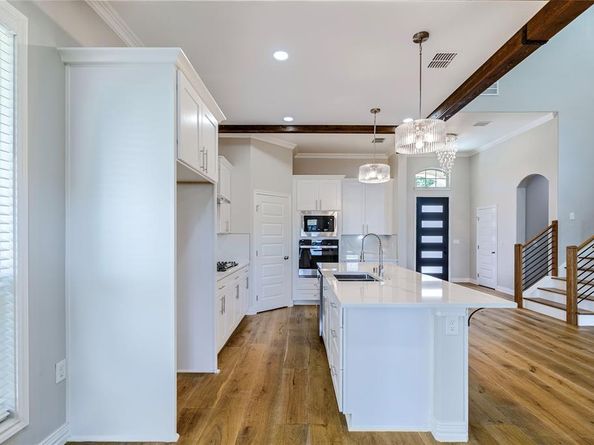 2902  Bluffview Drive , Garland Texas 75043