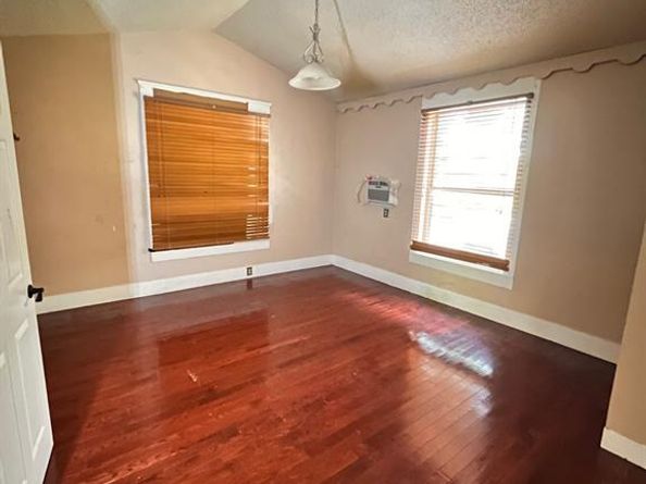 1612  Lagonda Avenue , Fort Worth Texas 76164