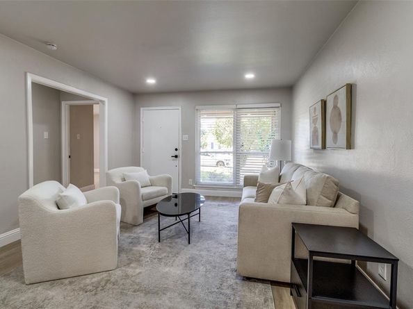 8829  Clearwater Drive , Dallas Texas 75243