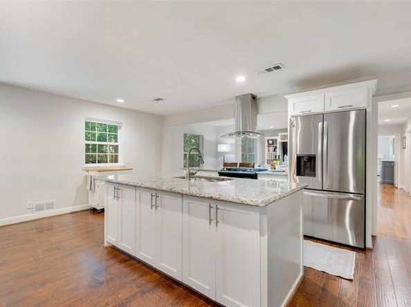 9869  Kingsman Drive , Dallas Texas 75228