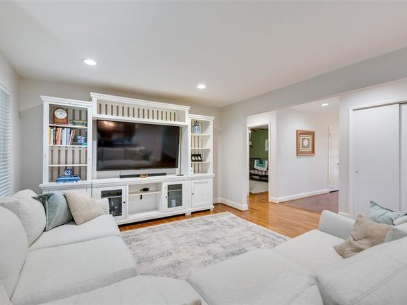 9869  Kingsman Drive , Dallas Texas 75228