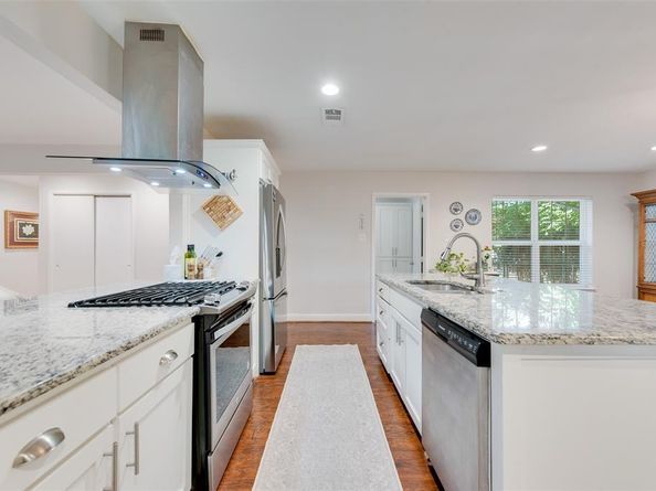 9869  Kingsman Drive , Dallas Texas 75228