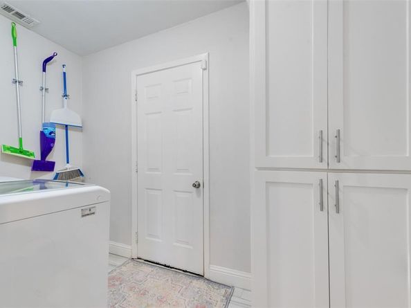9869  Kingsman Drive , Dallas Texas 75228