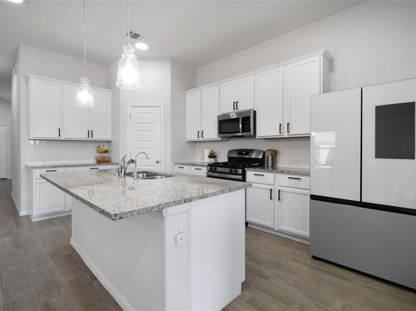 2911  Linden Street , Celina Texas 75009