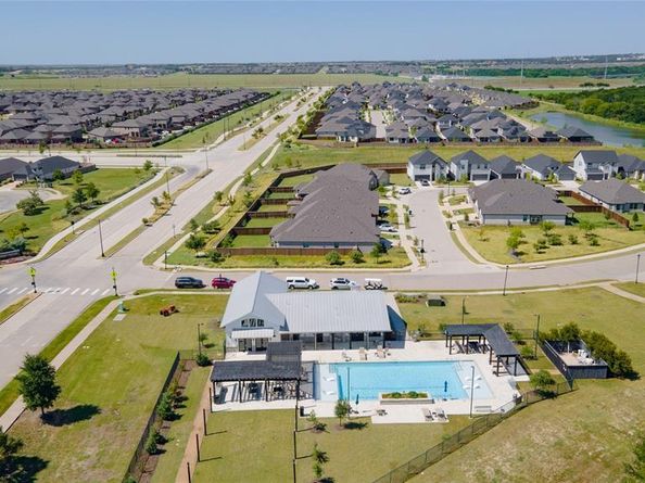 2911  Linden Street , Celina Texas 75009