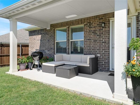 2911  Linden Street , Celina Texas 75009