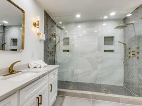 6826  Town Bluff Drive , Dallas Texas 75248