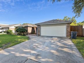 1402  Sonora Court , Arlington Texas 76012