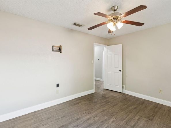 1402  Sonora Court , Arlington Texas 76012