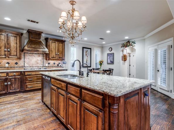 6111  Palo Pinto Avenue , Dallas Texas 75214