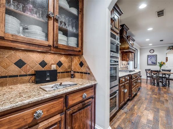 6111  Palo Pinto Avenue , Dallas Texas 75214