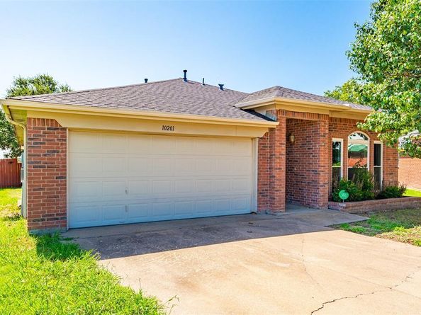10201  Eureka Springs Court , Fort Worth Texas 76108